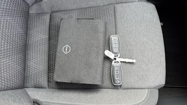 Nissan Qashqai 1.3 DiG-T MH N-Connecta 5dr Petrol Hatchback